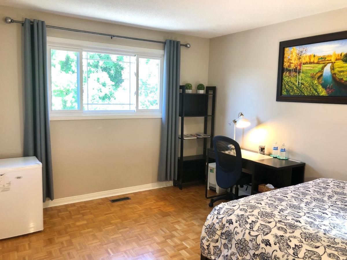 Comfort Rooms Near Toronto Airport ミシサガ エクステリア 写真